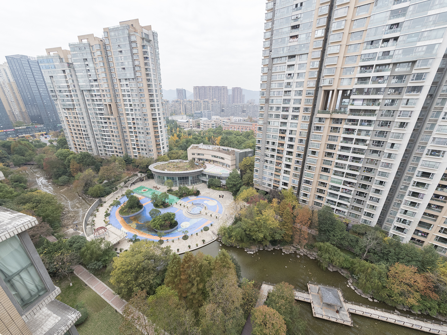 逸天广场小区实景 4