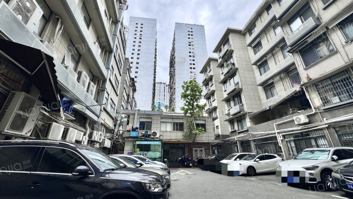 汽配宿舍外景图