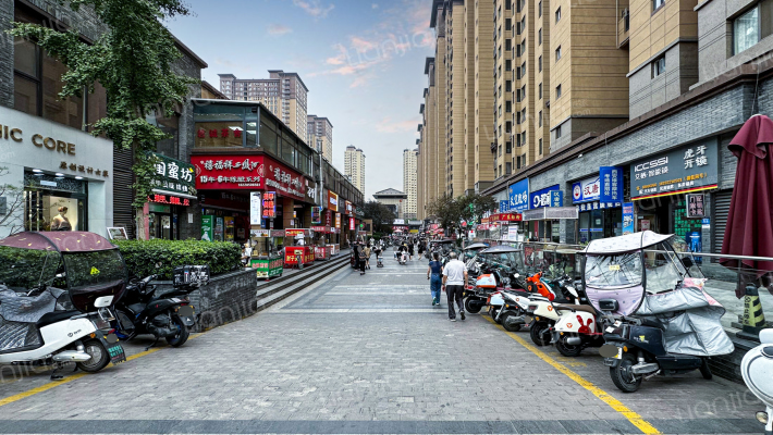 蔚蓝生活广场外景图