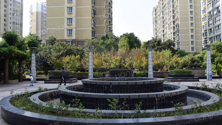 水木春城外景图