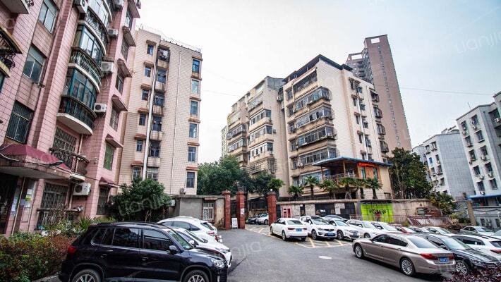 滨湖小区外景图