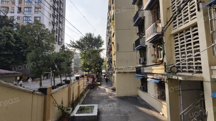 中建机械制造厂生活区外景图