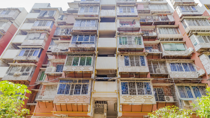 新兴小区外景图