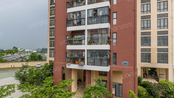 爱心家园外景图