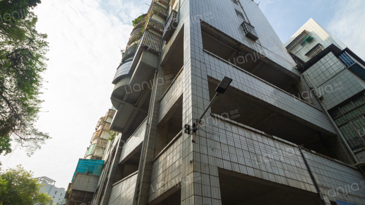 岗城大厦外景图