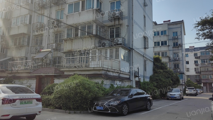 望波小区外景图