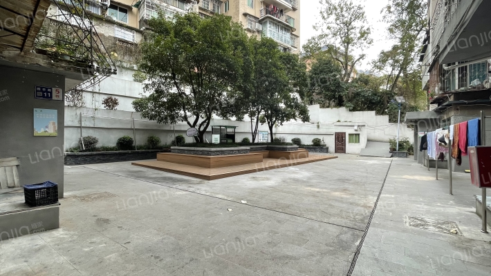 新型社区温馨家园熊猫楼院落外景图