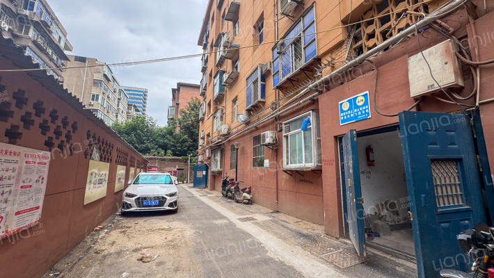 窦府巷13号院外景图