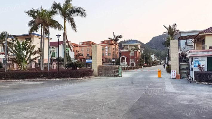 银兴山庄外景图