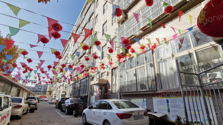 人才中心家属楼外景图