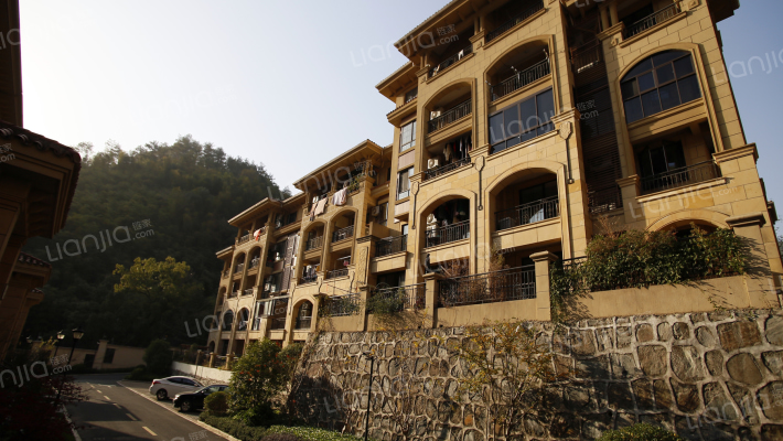 梦溪东明山居外景图