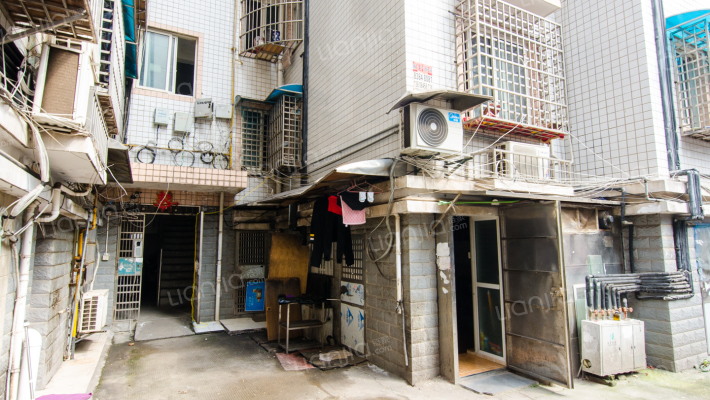 废品回收公司外景图