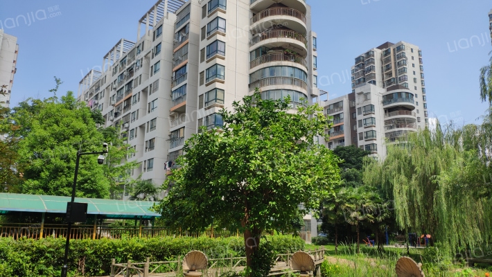 御景华府外景图