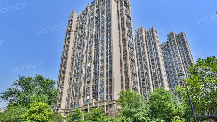 绿地国际花都蓝蝶苑外景图