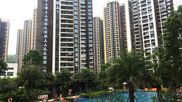 万科麓城一期外景图