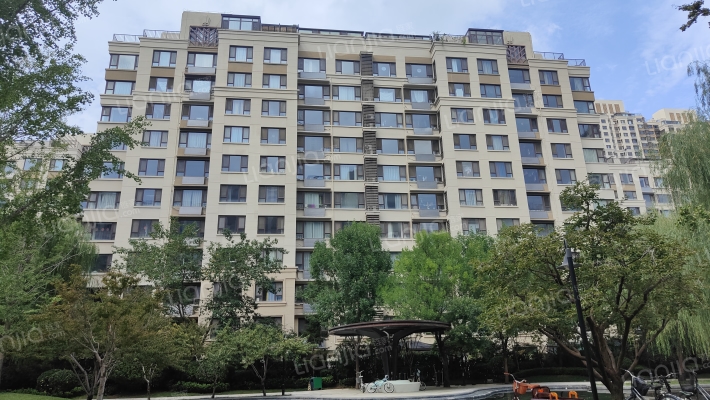 龙湖水晶郦城外景图