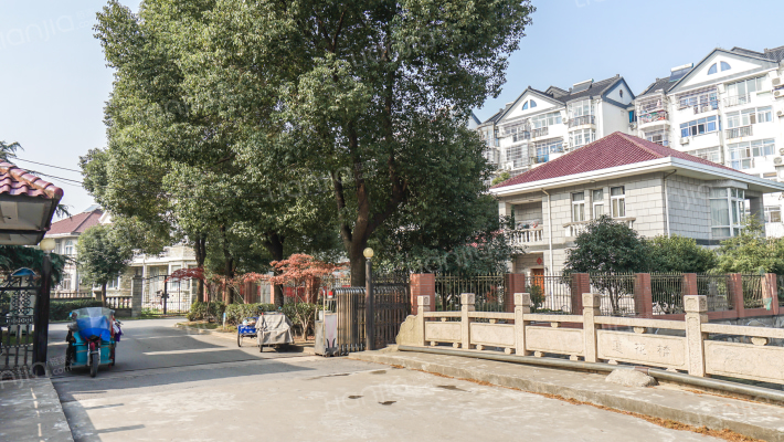 雪莲花园外景图