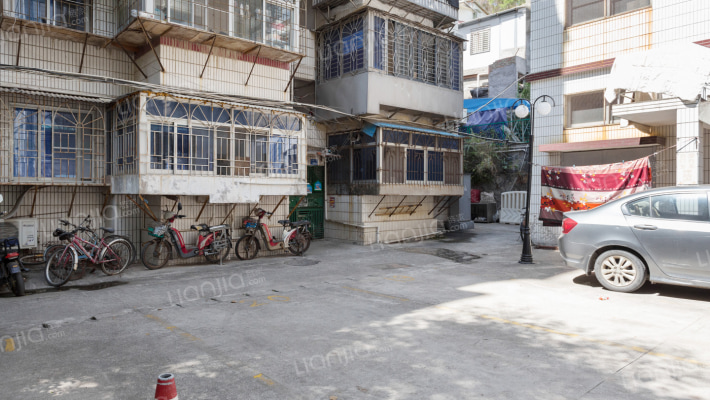 龙虎山路外景图