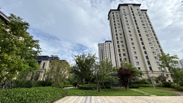 鲁商中央公馆外景图