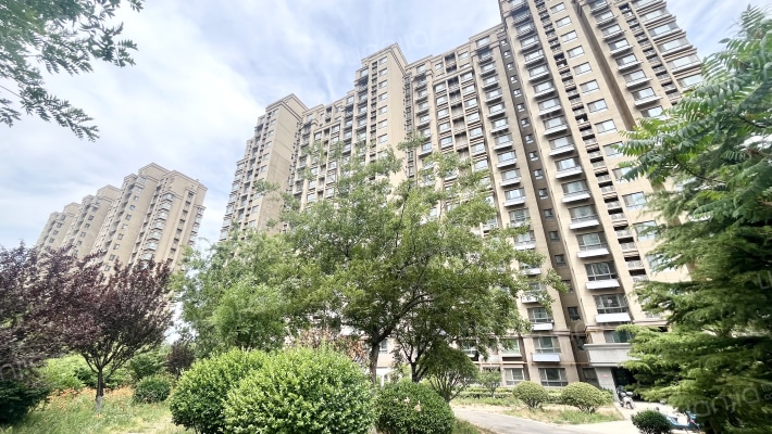 佳兴天城外景图