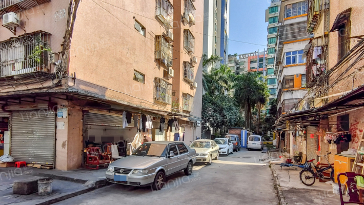 镜新一街住宅外景图