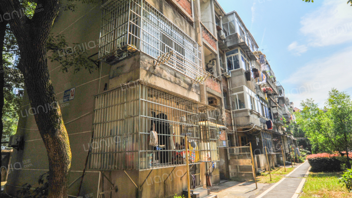 地勘二七0所宿舍外景图