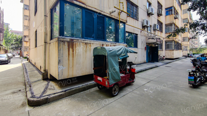 质量技术监督局长安分局家属院外景图