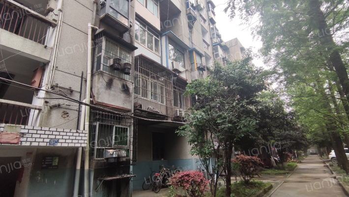 钢花新村107街坊外景图