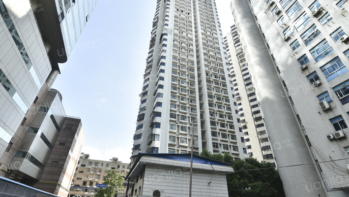 鸿发大厦外景图