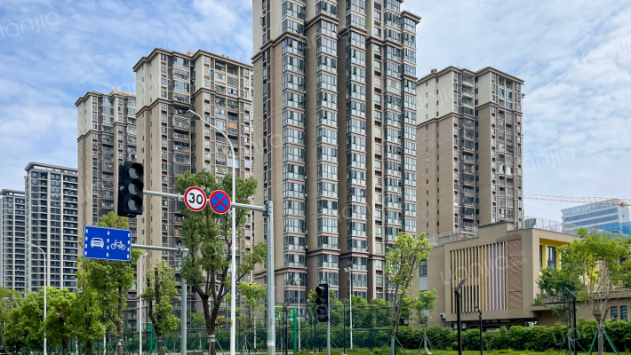 溪源花园外景图