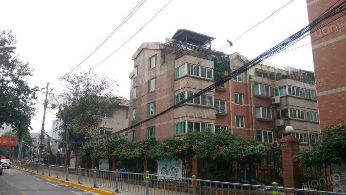 燕子山小区东路外景图