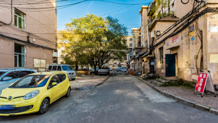 建成头道街外景图