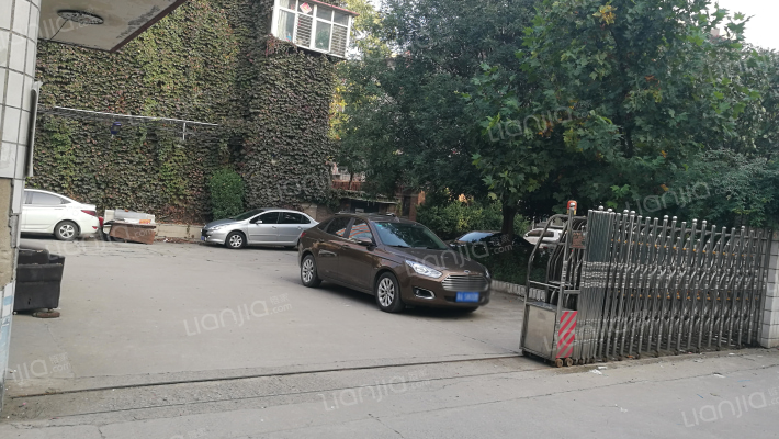 省石油公司宿舍外景图