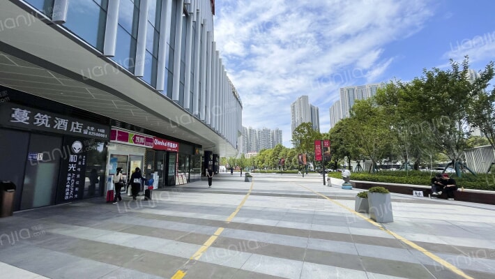 美的置业广场外景图