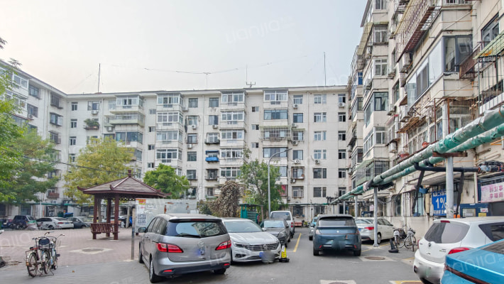 三潭东里外景图