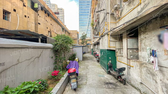 灵桥路679弄外景图