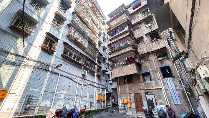 皮鞋城四路216号附2号外景图