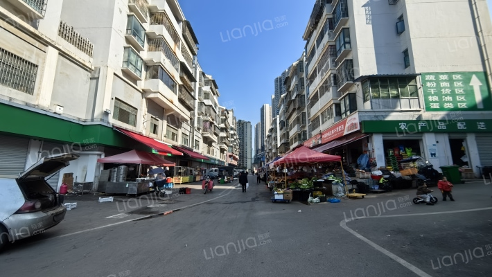 二铺汽配城外景图