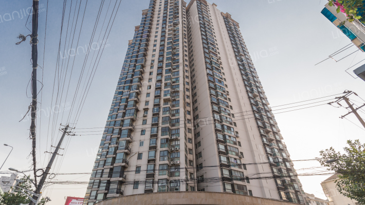 中兴财富国际公寓外景图