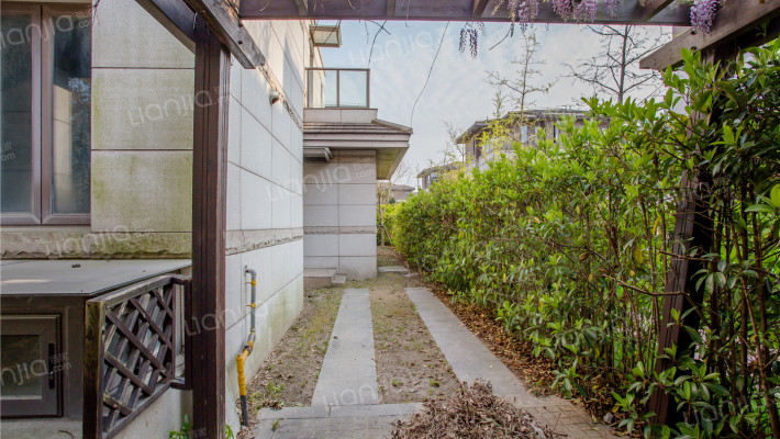 海上湾华庭樱园别墅外景图