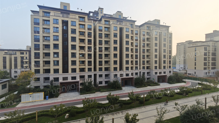 磊阳湖畔外景图