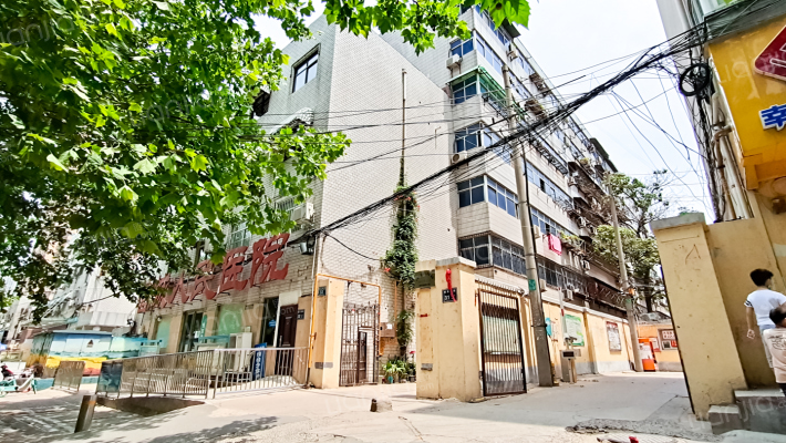 城东南路32号院外景图