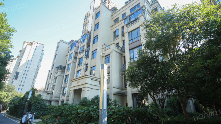 君悦青山湖外景图