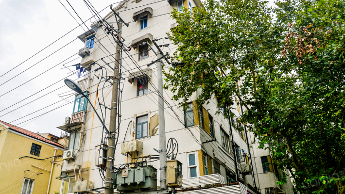 华港小区外景图