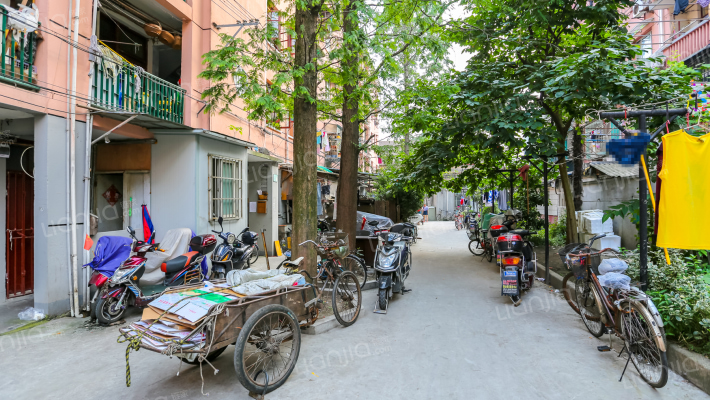 丹徒路233弄外景图