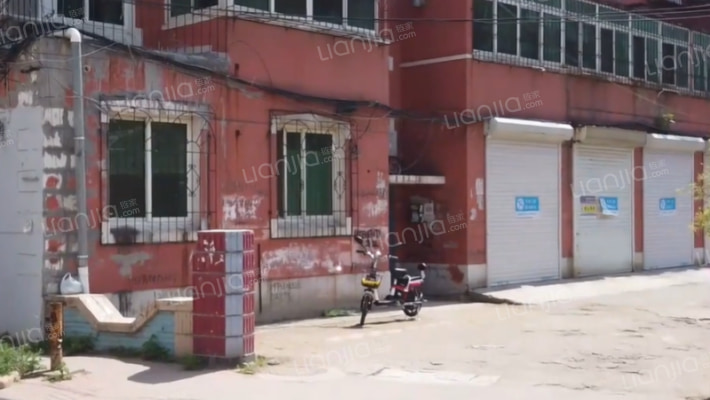 二建住宅楼外景图