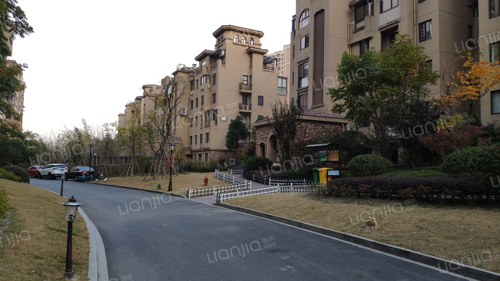 野风启城外景图