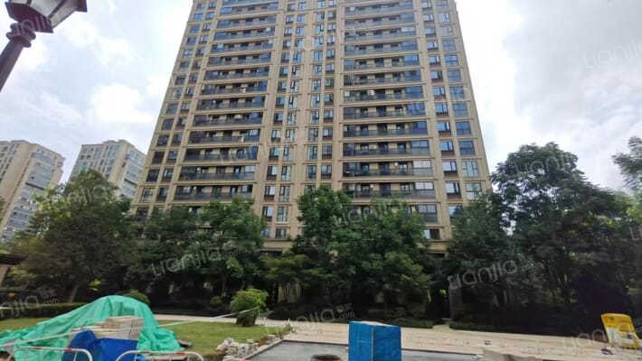 美伦美郡外景图