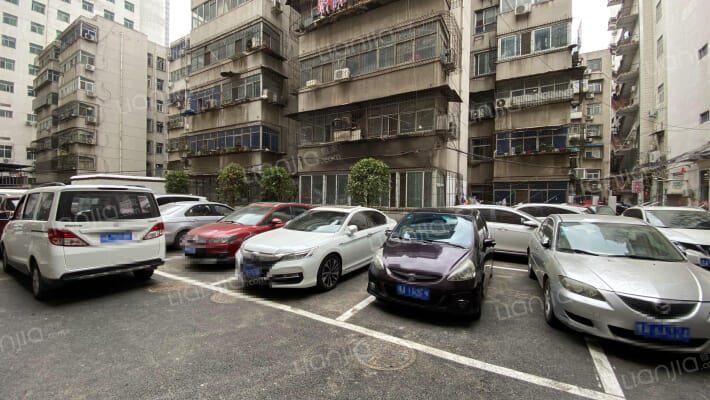 经八路11附1号院外景图