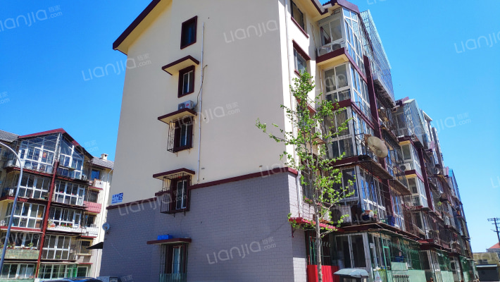 沁芳里小区外景图